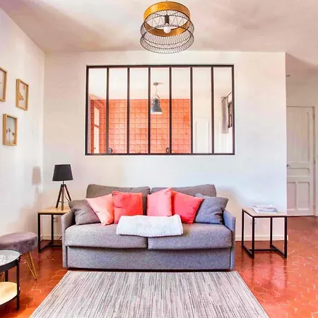 Lamartine Apartment *